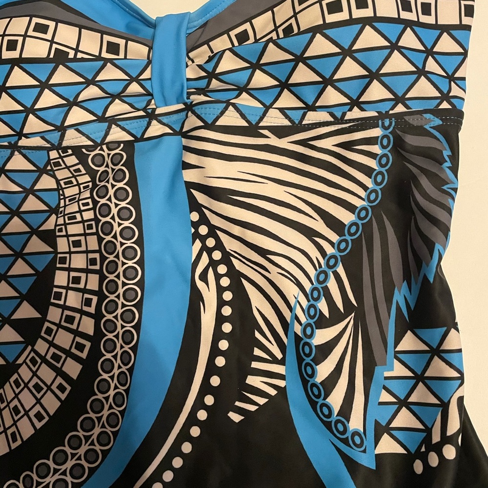 Medium swimsuit with blue black geometric pattern - Picture 3 of 8